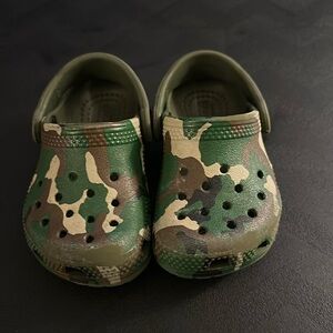 Size 5 camp toddler crocs